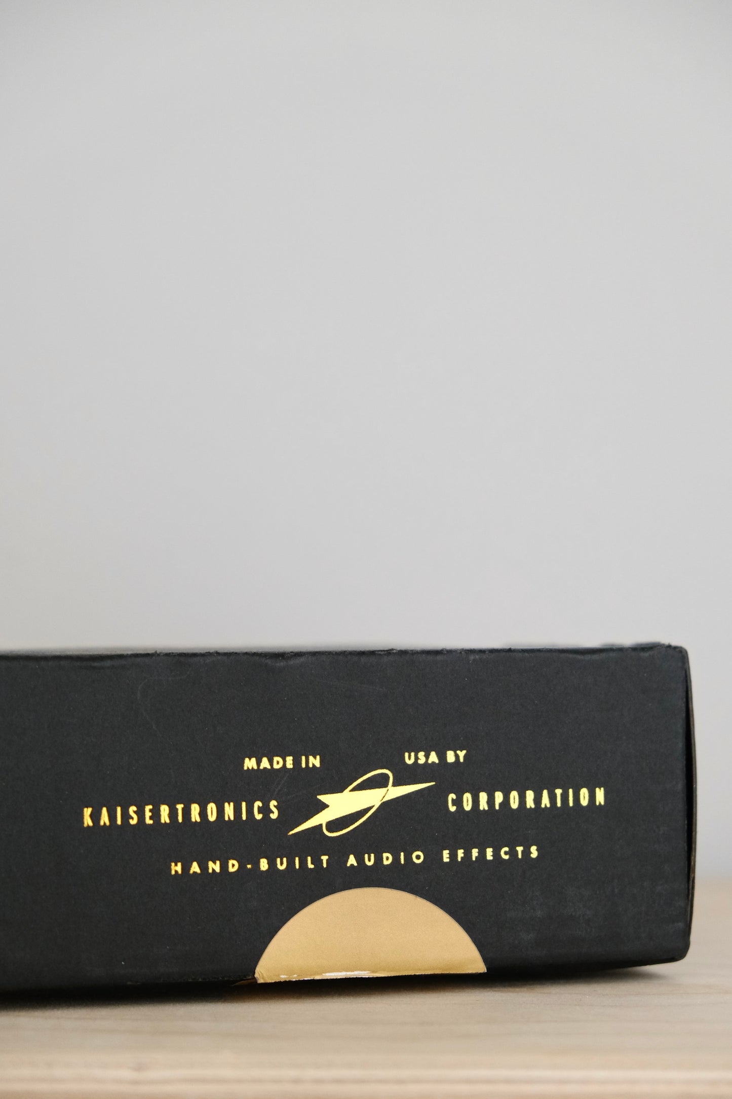 Kaisertronics Woody in Root Beer Hammertone