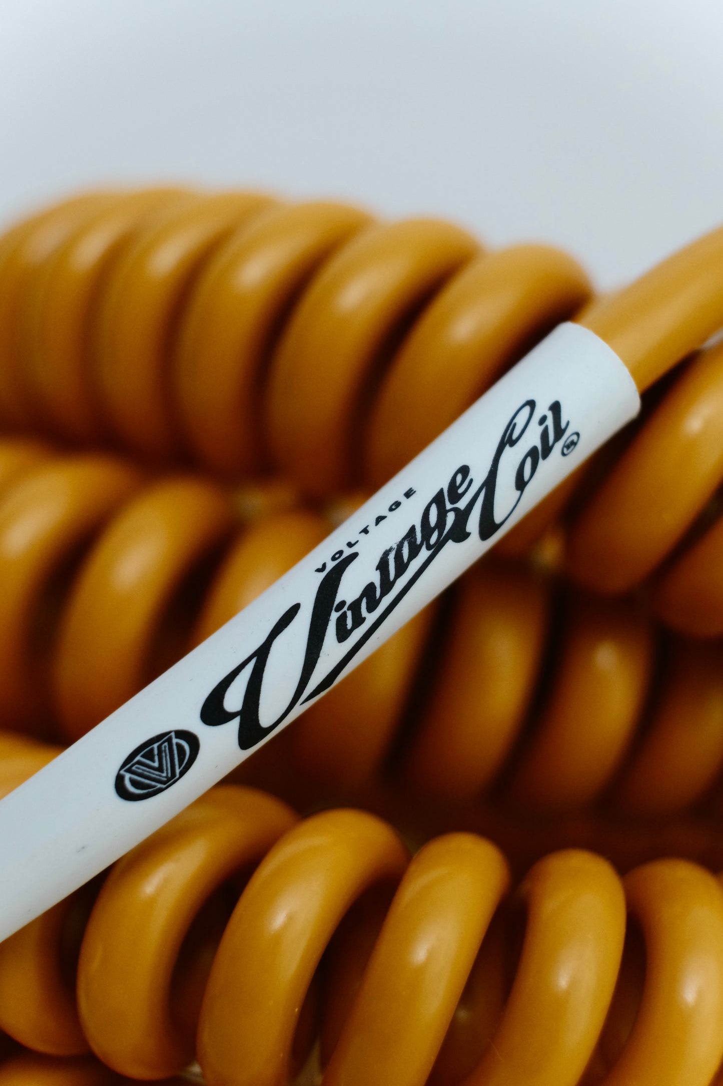 Voltage Cable Co. Vintage Coil Instrument Cable 25' - CARAMEL Straight to Straight Plugs