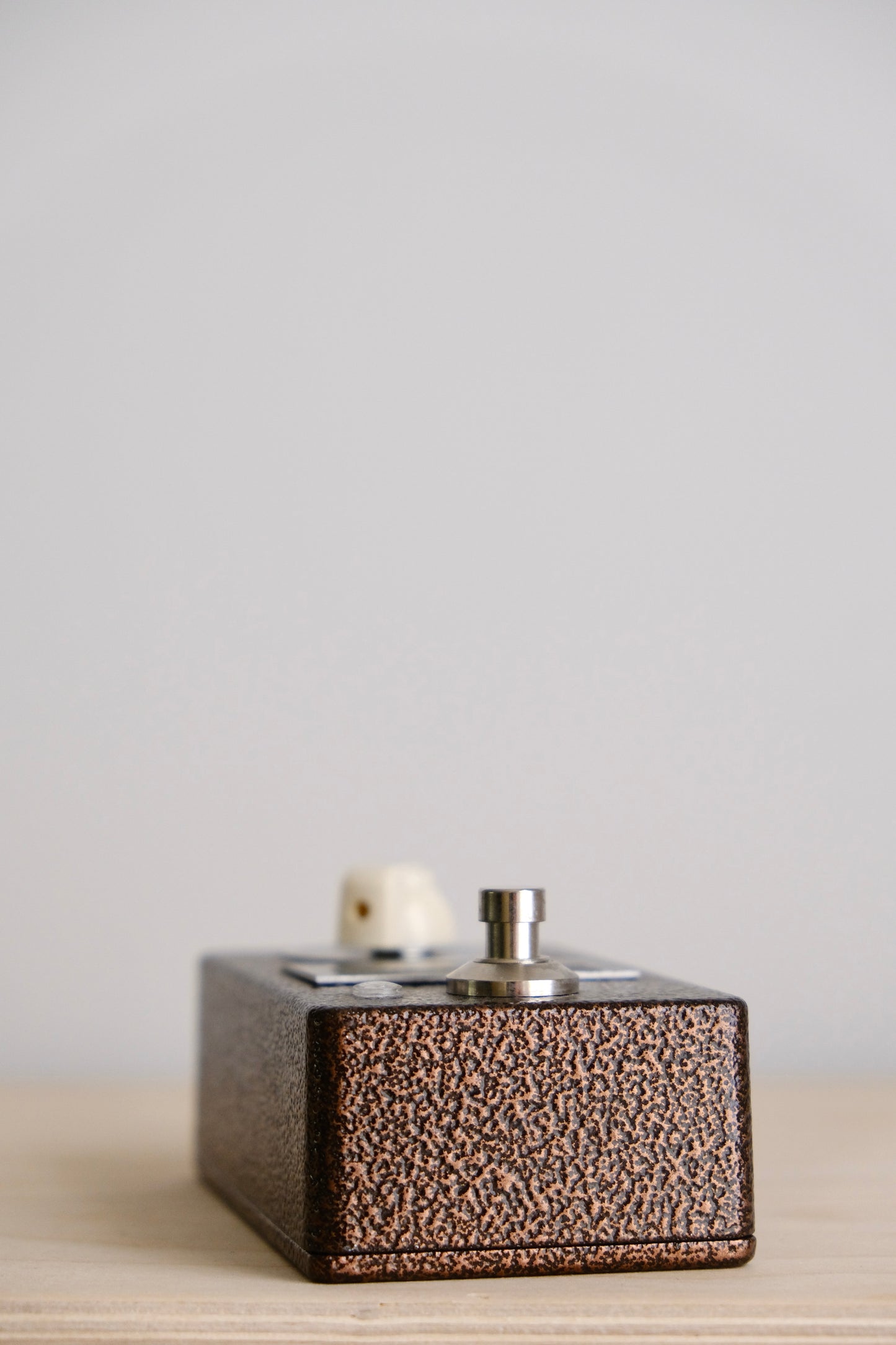 Kaisertronics Woody in Root Beer Hammertone