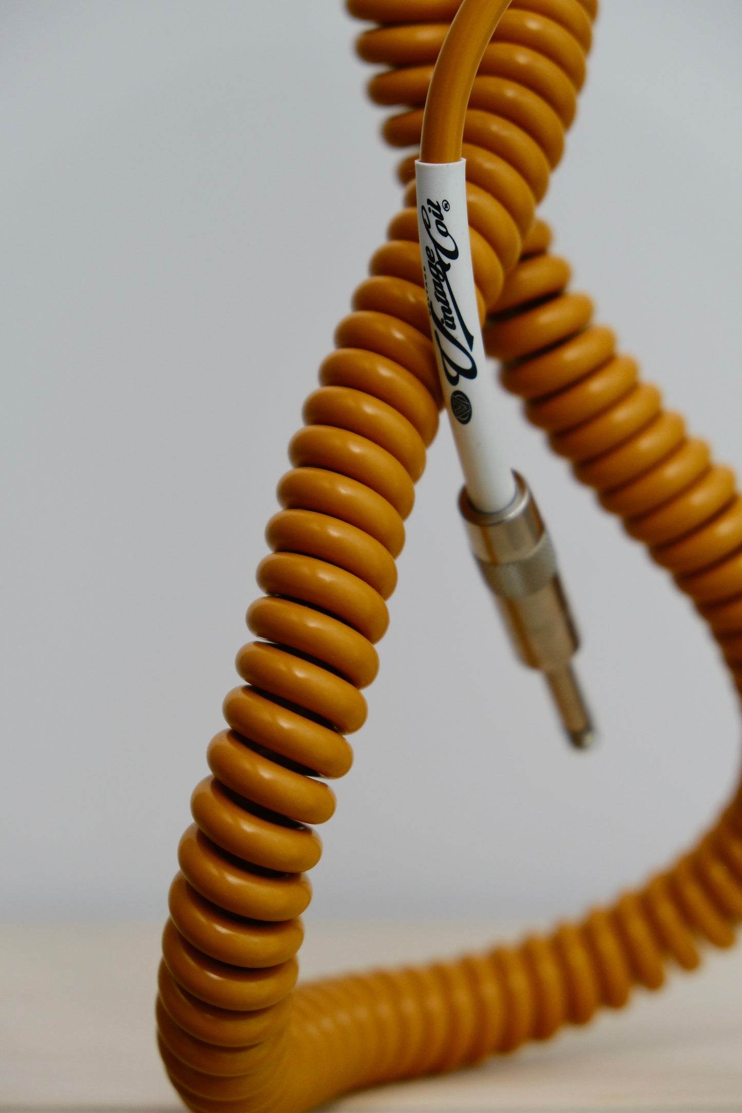 Voltage Cable Co. Vintage Coil Instrument Cable 25' - CARAMEL Straight to Straight Plugs