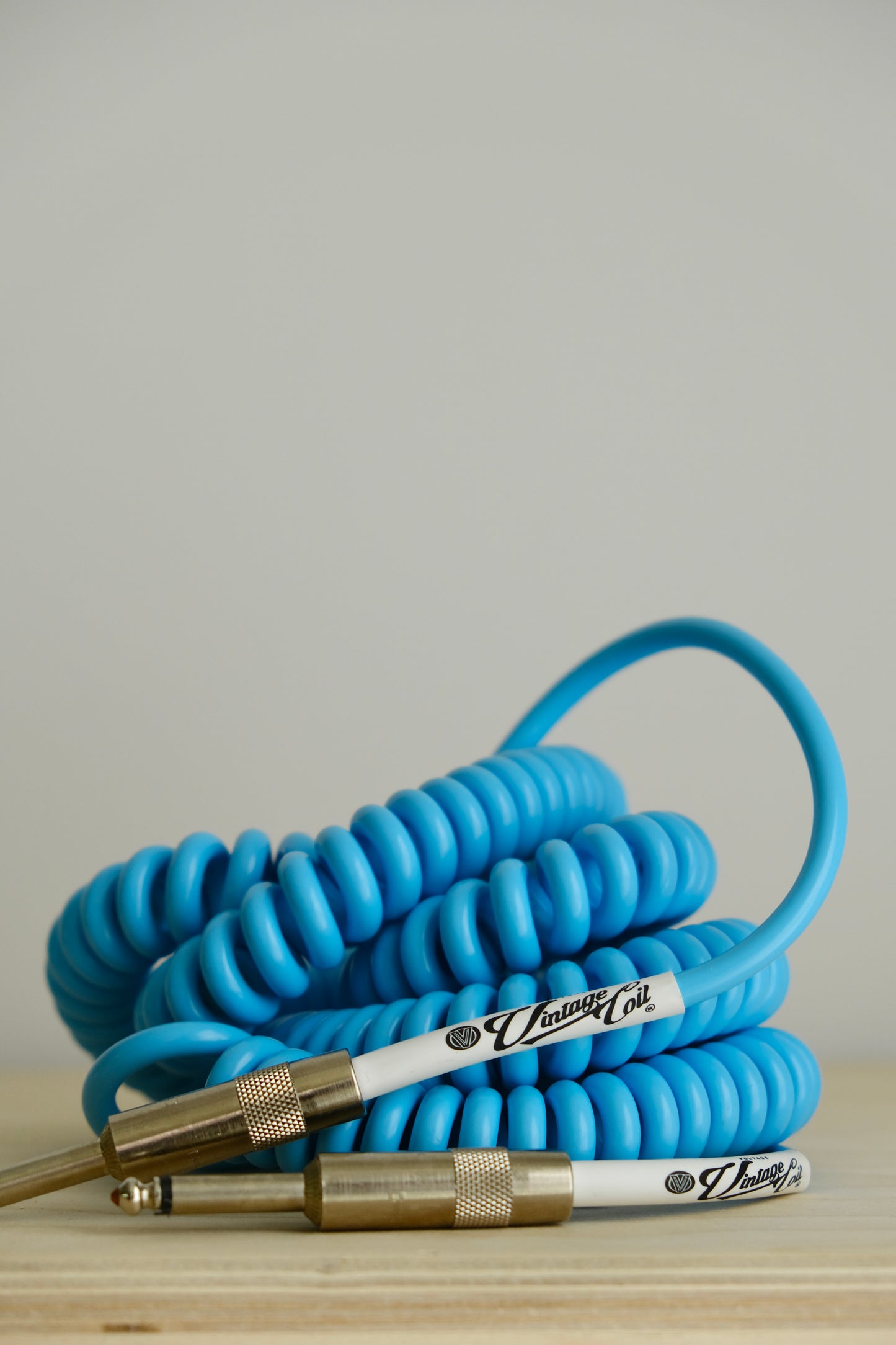 Voltage Cable Co. Vintage Coil Instrument Cable 25' - Electric Blue Straight to Straight Plugs