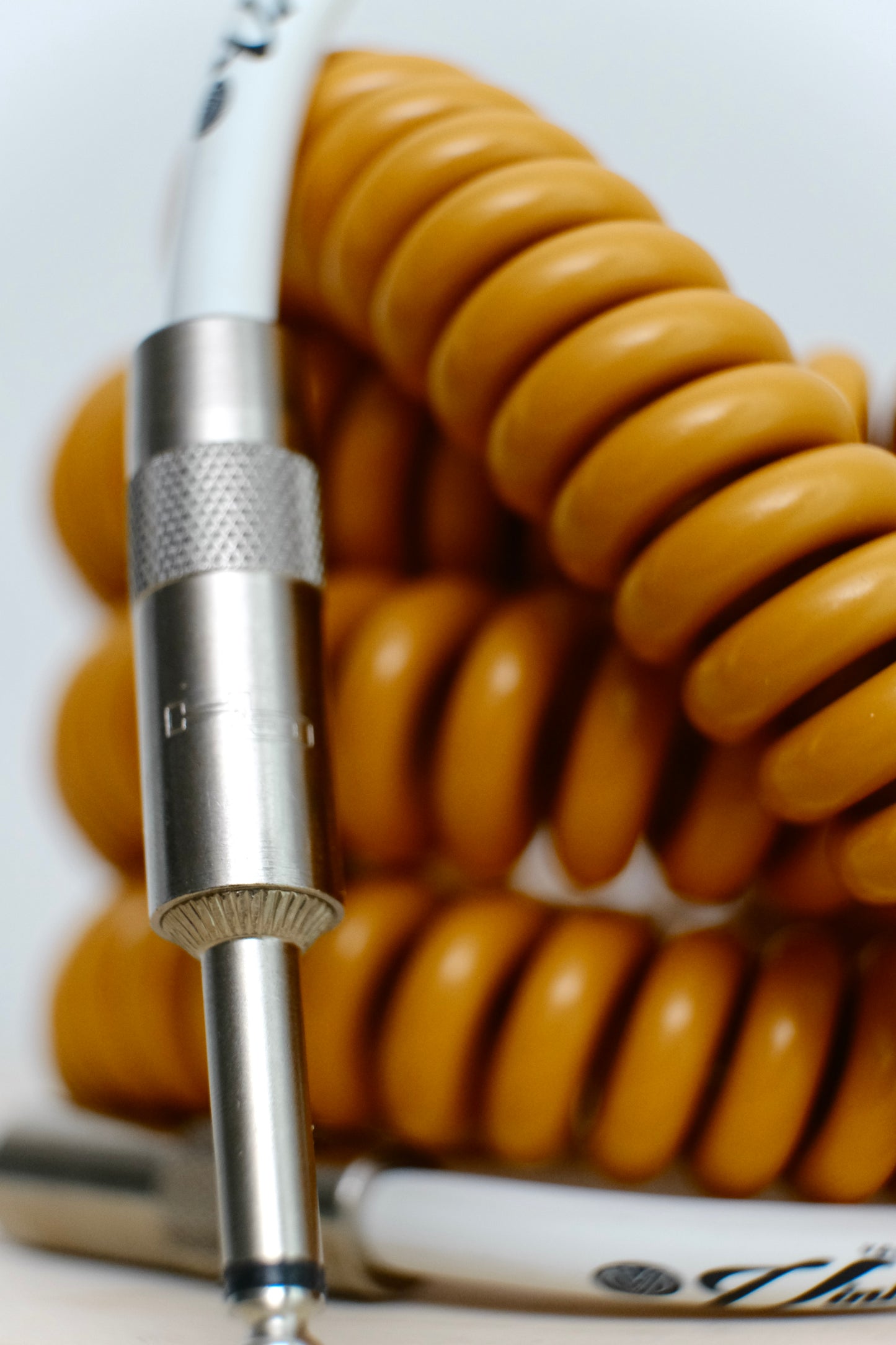 Voltage Cable Co. Vintage Coil Instrument Cable 25' - CARAMEL Straight to Straight Plugs