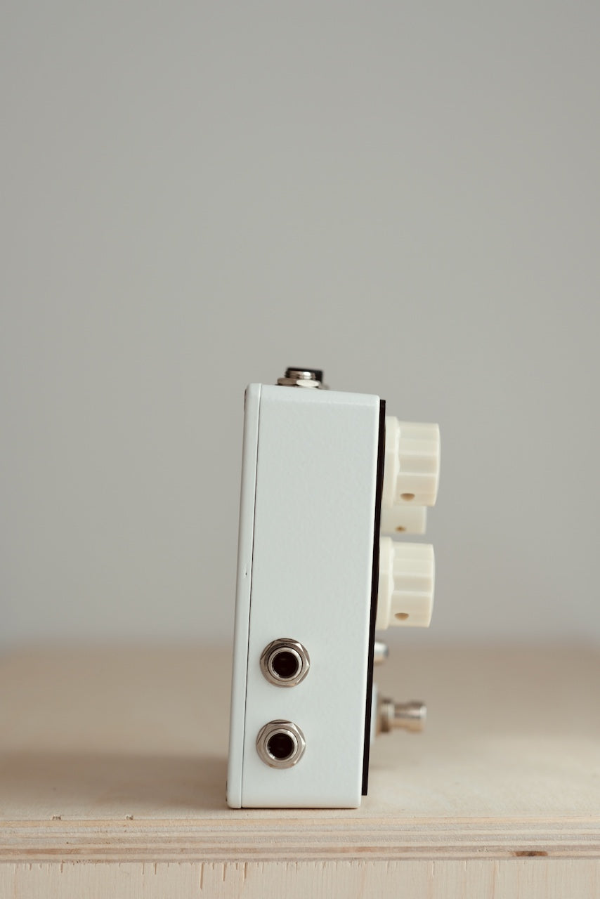 SO HIGH SO LOW FILTER & PREAMP - White