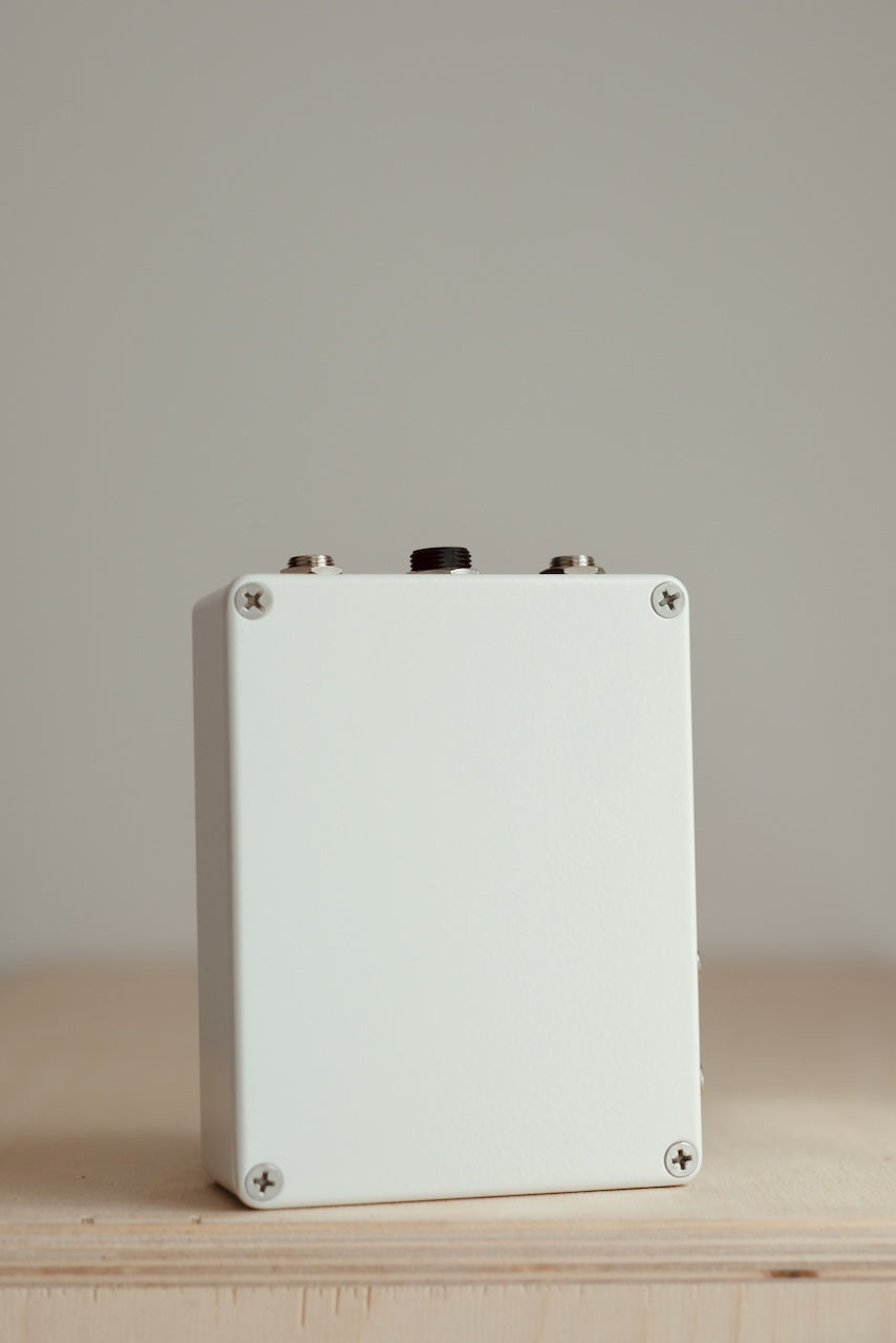 SO HIGH SO LOW FILTER & PREAMP - White