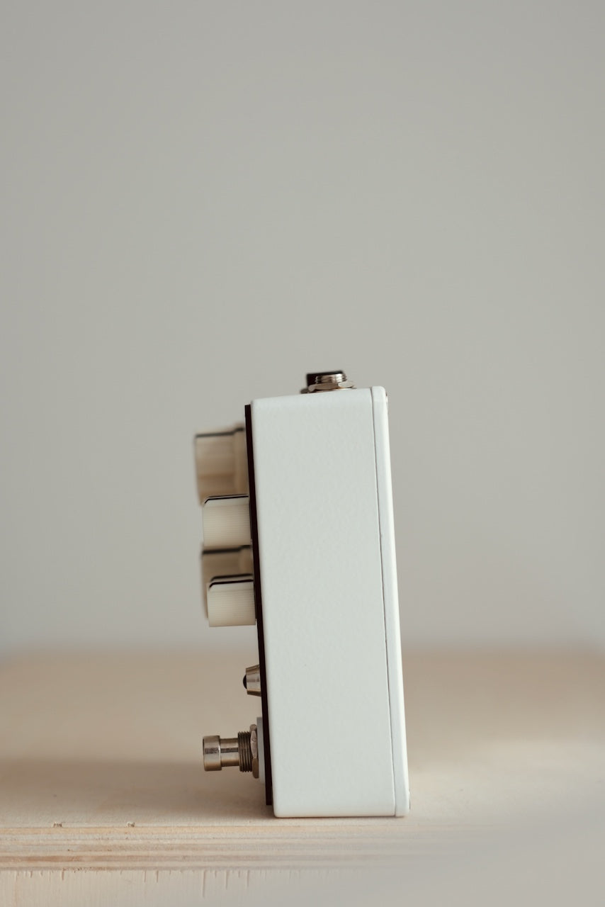 SO HIGH SO LOW FILTER & PREAMP - White