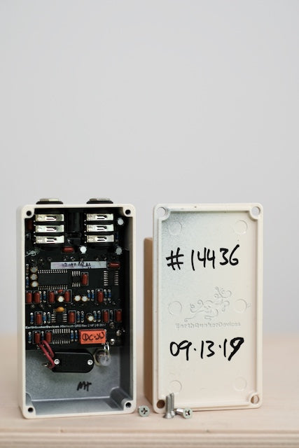 EarthQuaker Devices Afterneath V2