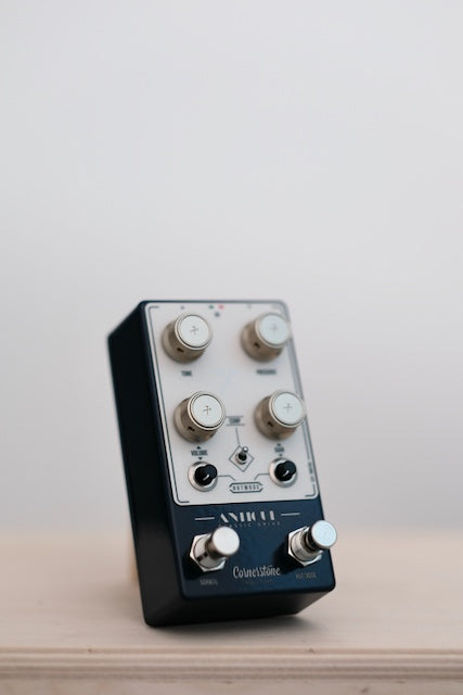 Antique V3 - Blue/White