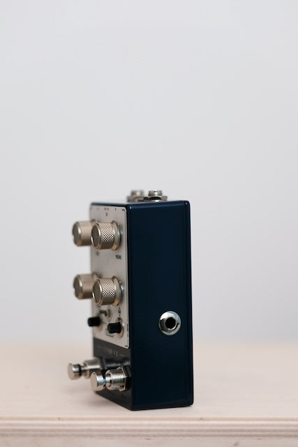 Antique V3 - Blue/White