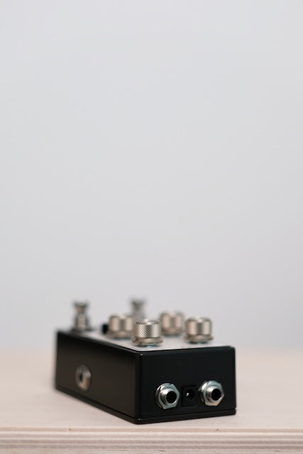 Antique V3 - Espresso/White