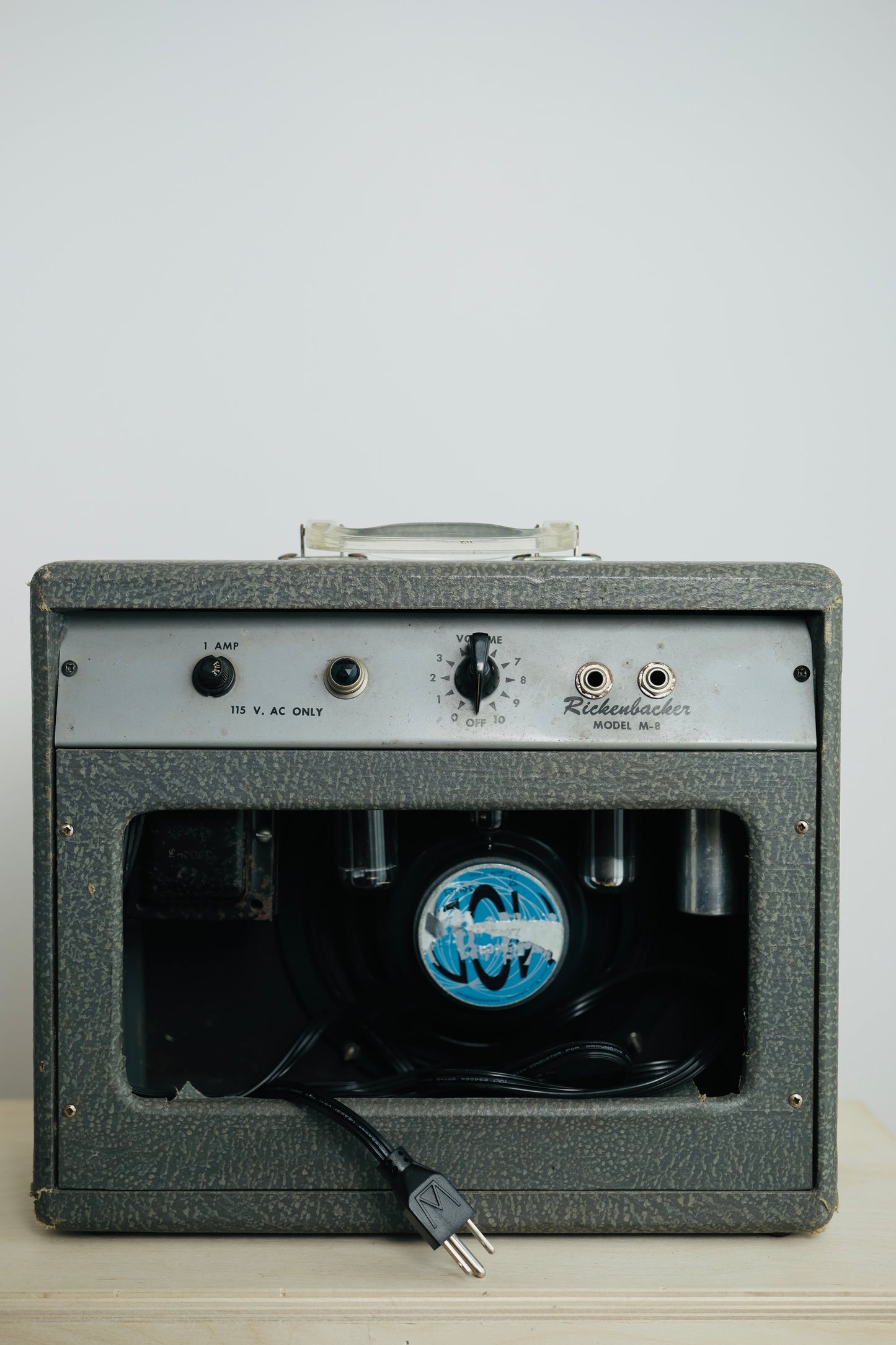 Rickenbacker M-8 Amplifier