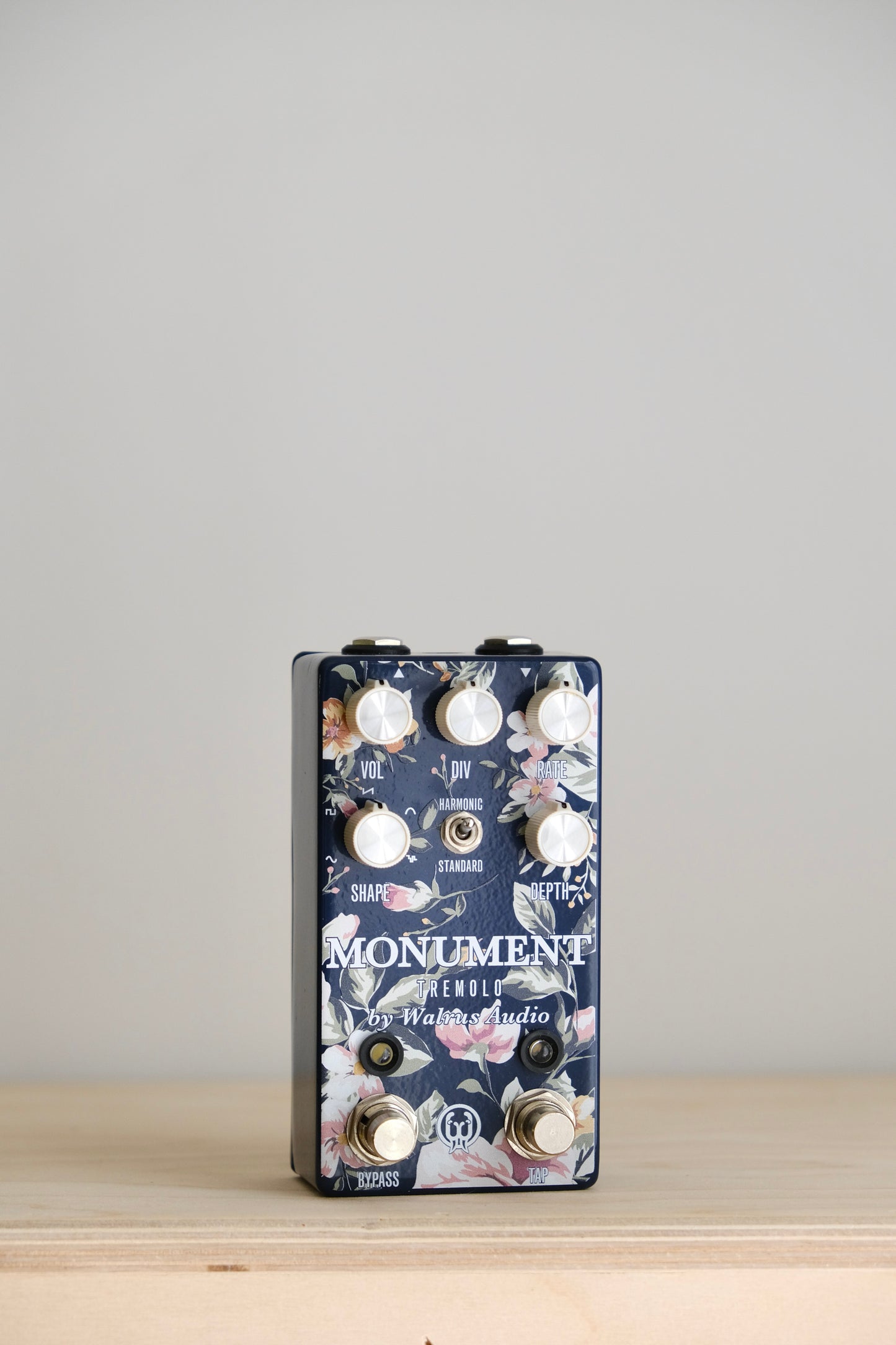 Walrus Audio Floral Series Monument Tremolo