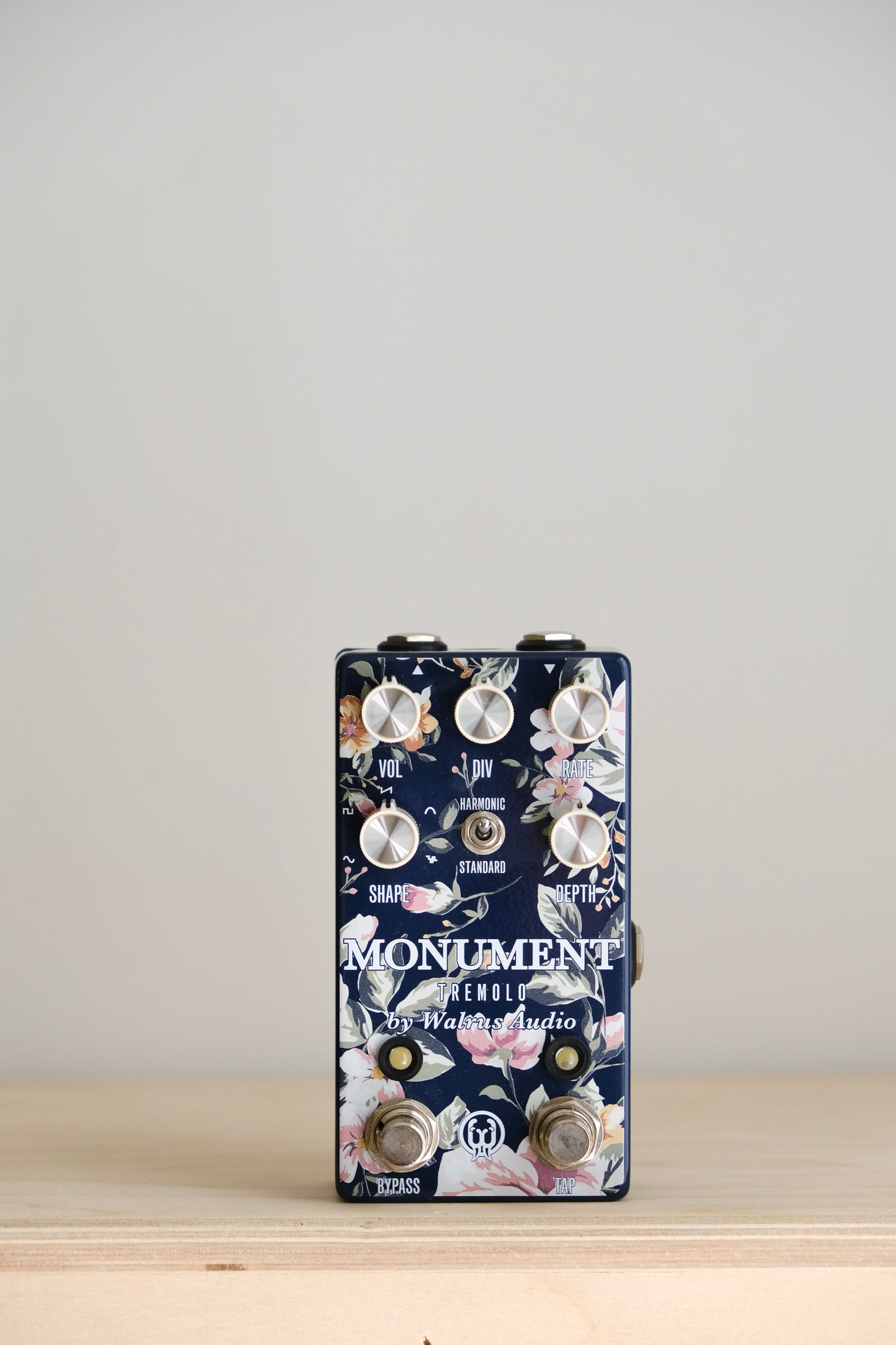 Walrus Audio Floral Series Monument Tremolo