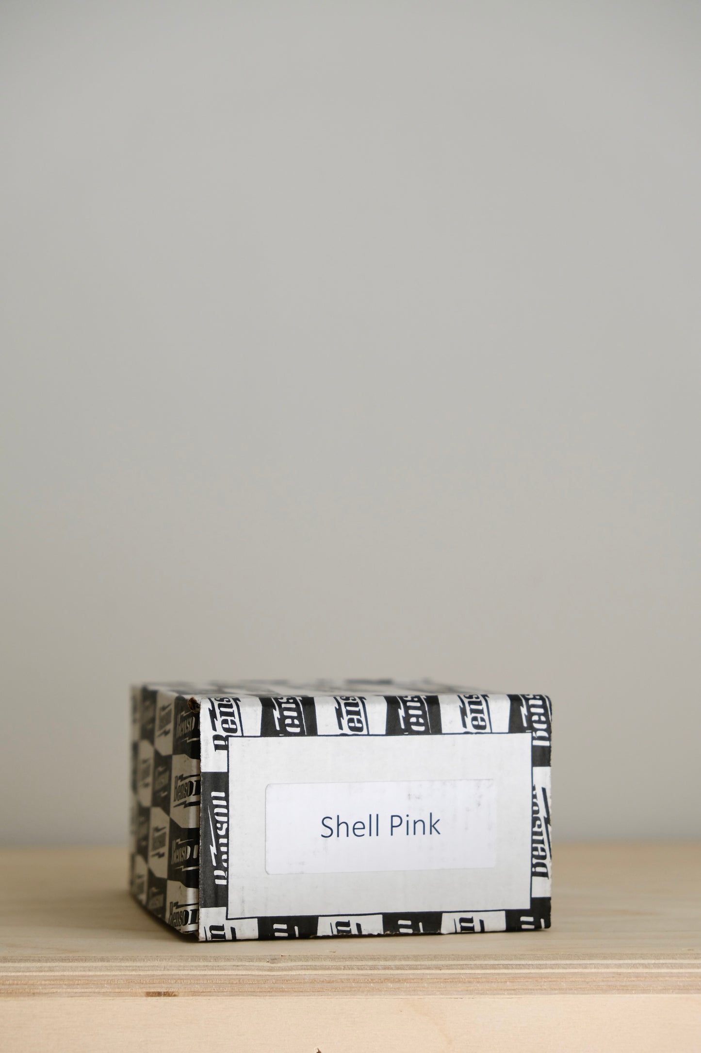 Benson Preamp Black Bobbin Shell Pink Sparkle