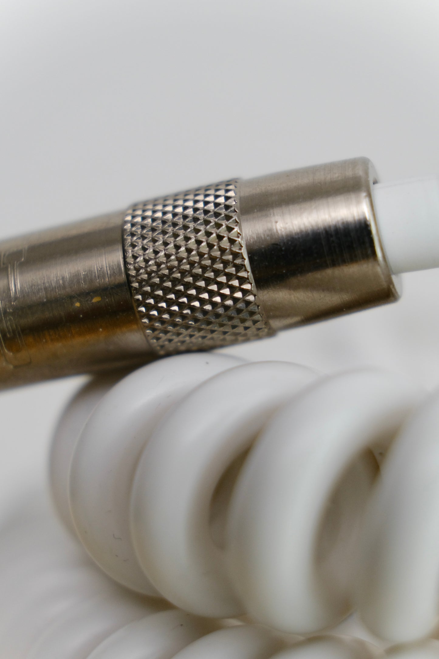 Voltage Cable Co. Vintage Coil Instrument Cable 25' - White Straight to Right Angle Plugs