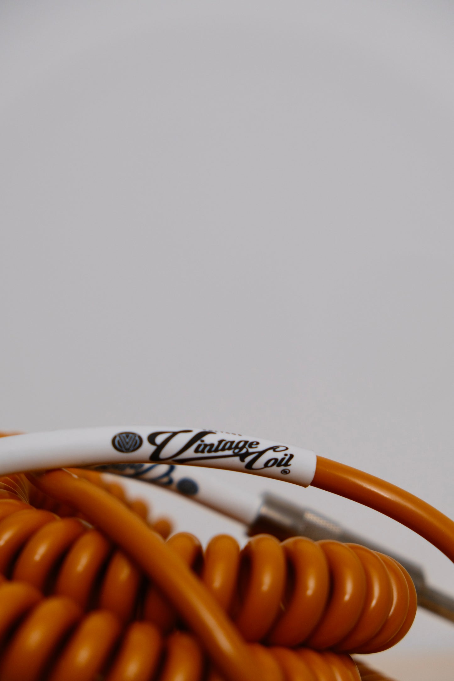 Voltage Cable Co. Vintage Coil Instrument Cable 25' - Caramel Straight to Right Angle Plugs