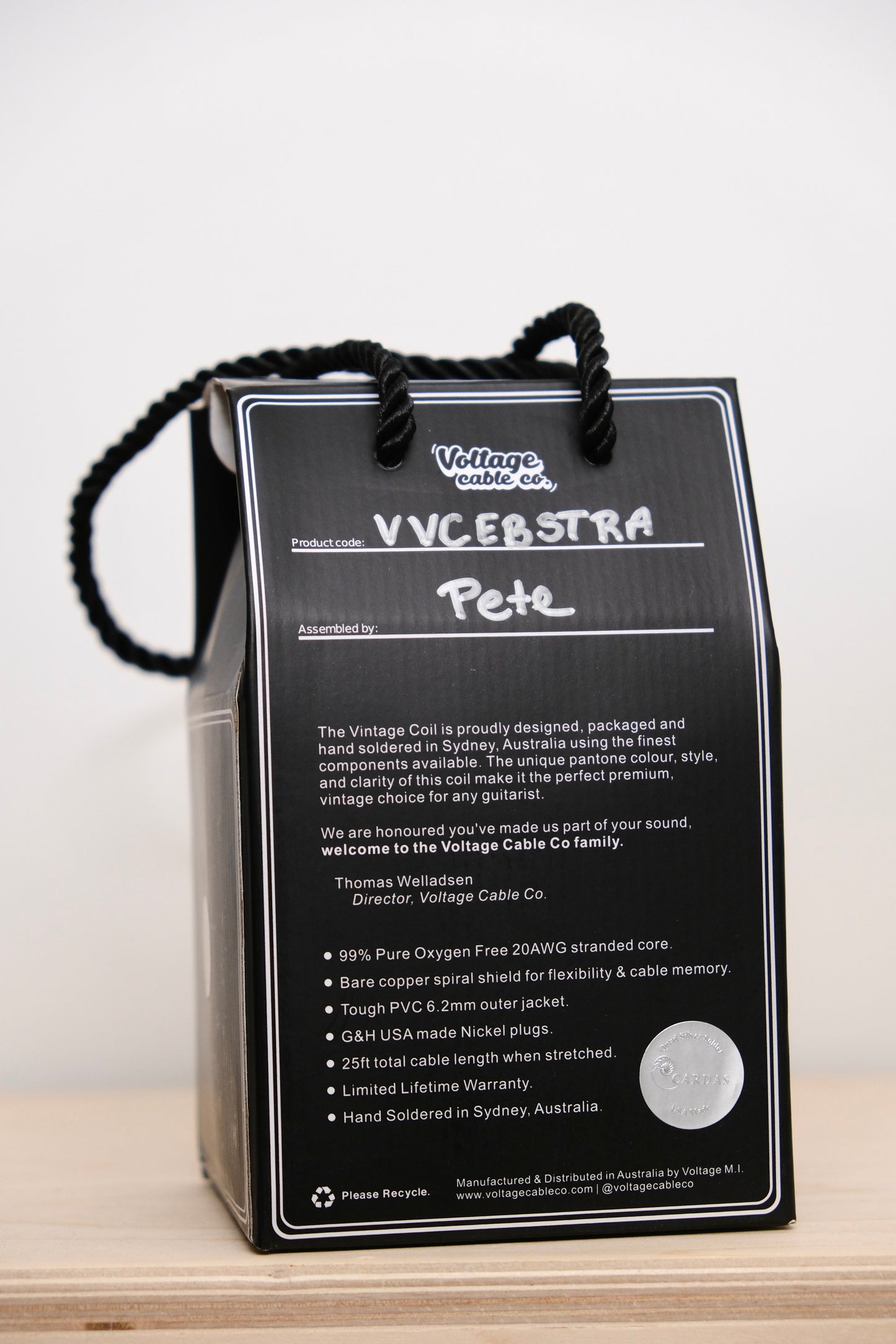 Voltage Cable Co. Vintage Coil Instrument Cable 25' - Electric Blue Straight to Right Angle Plugs