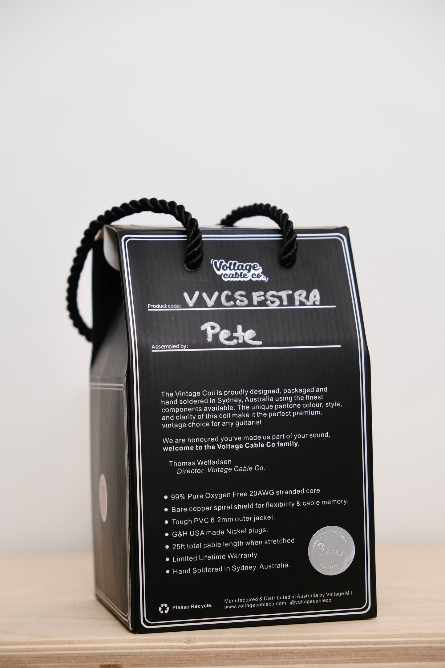 Voltage Cable Co. Vintage Coil Instrument Cable 25' - Surf Green Straight to Right Angle Plugs