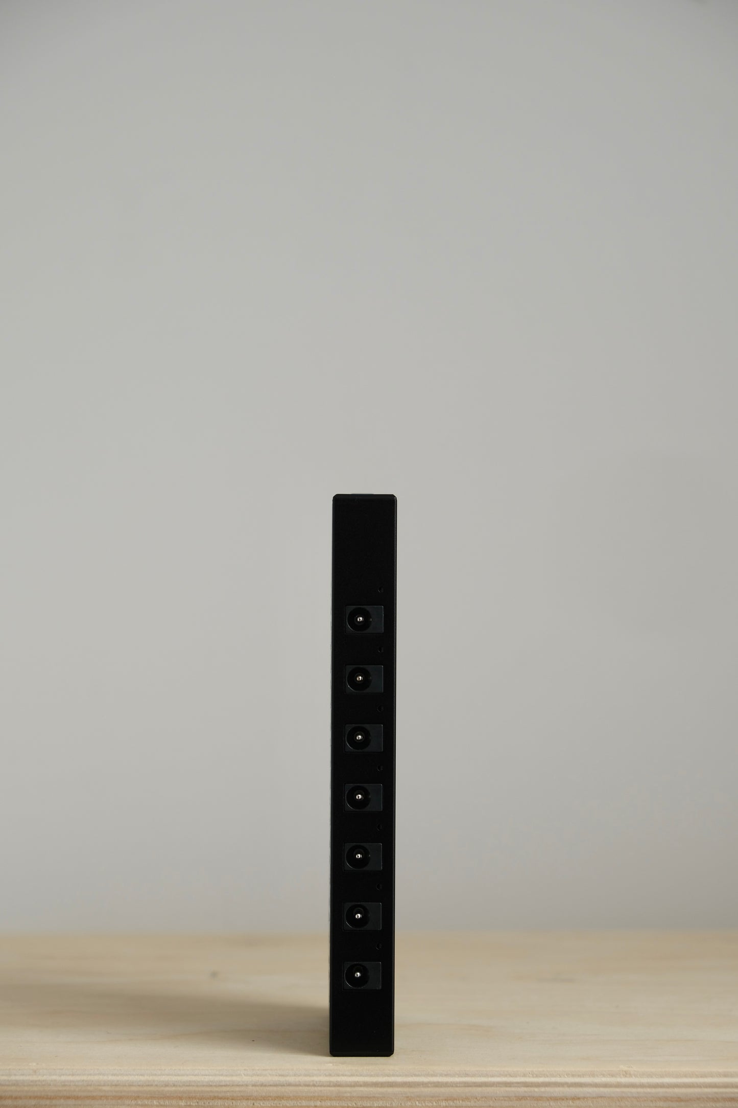 GORVA DESIGN Andlova Flat 7 Rechargeable Battery PSU