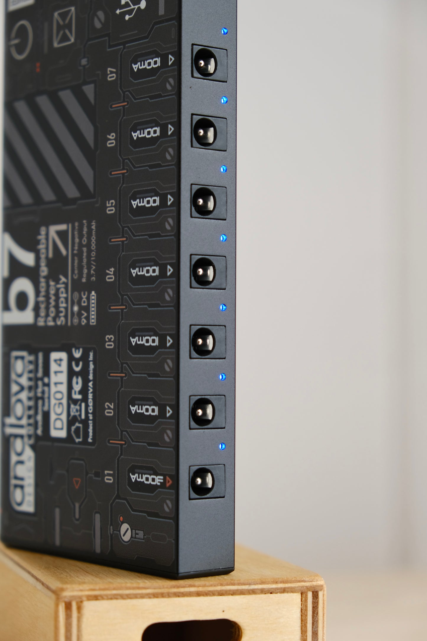 GORVA DESIGN Andlova Flat 7 Rechargeable Battery PSU