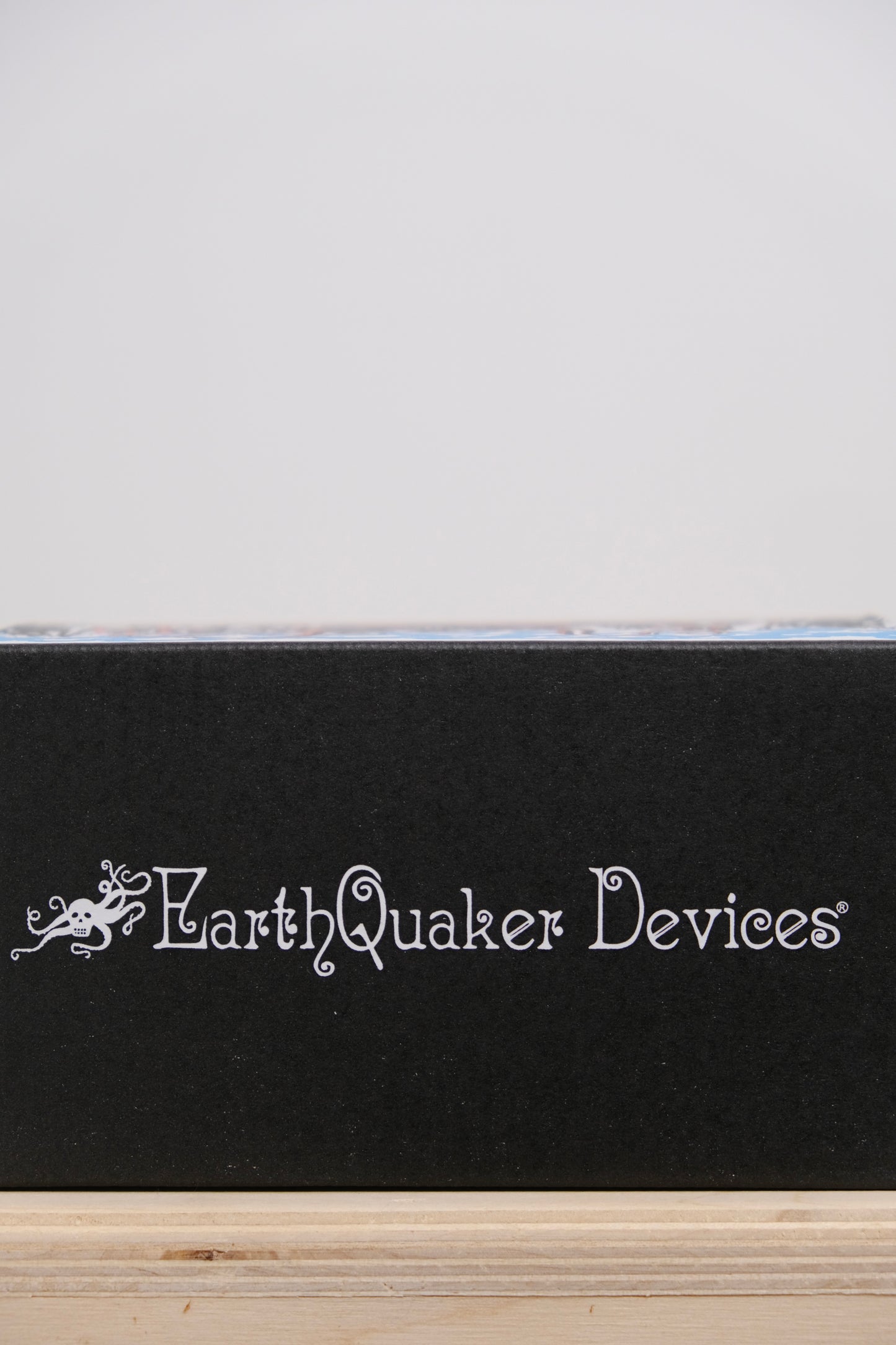 EarthQuaker Devices Zoar Dynamic Audio Grinder Distortion - Black & Cream