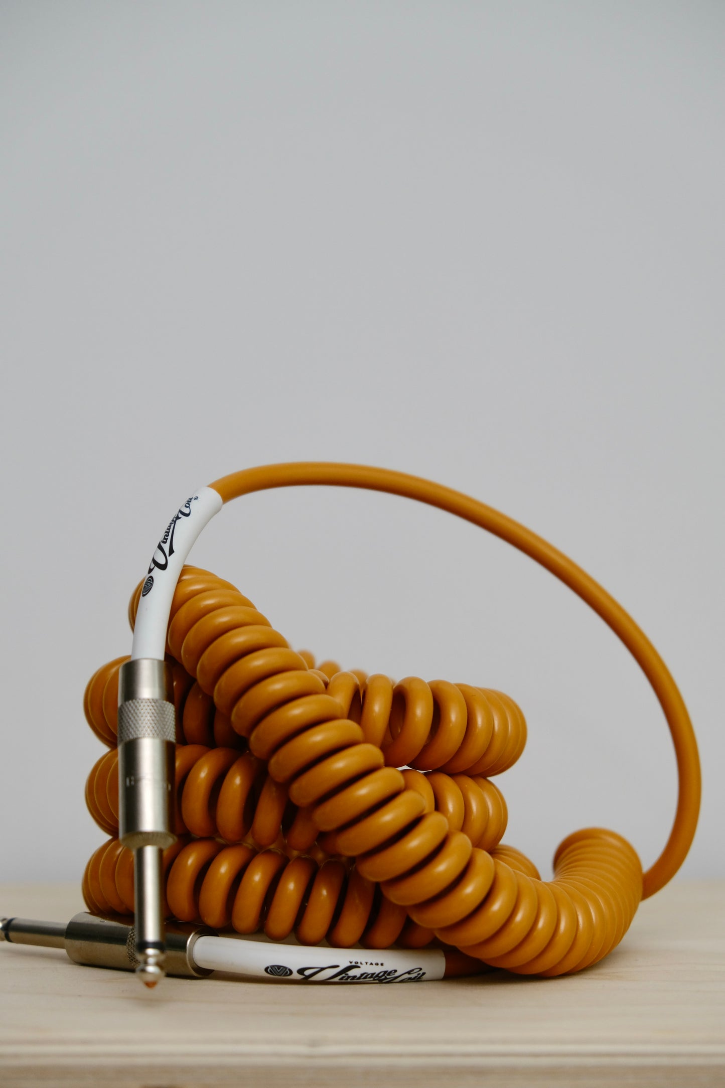 Voltage Cable Co. Vintage Coil Instrument Cable 25' - CARAMEL Straight to Straight Plugs