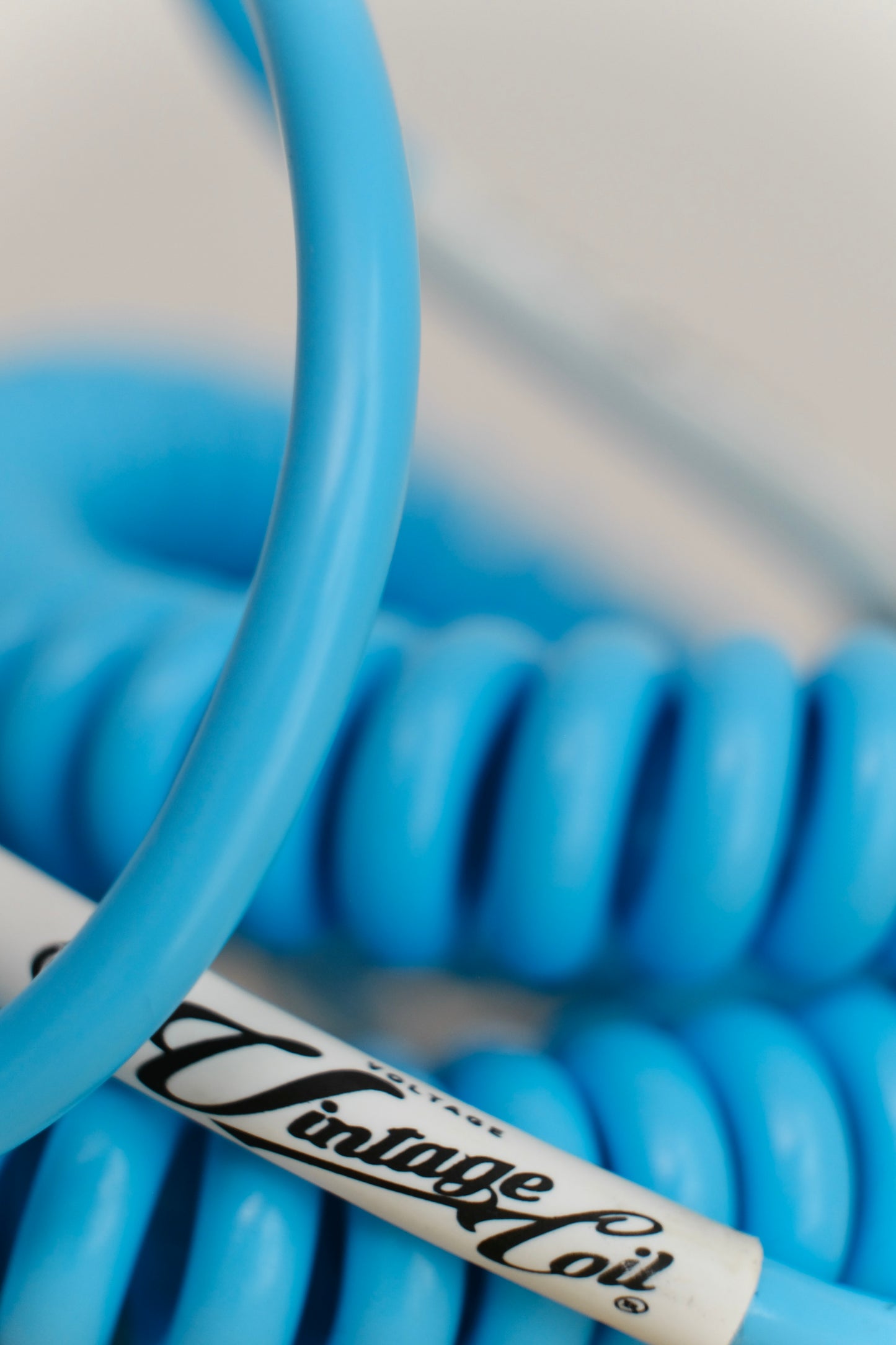 Voltage Cable Co. Vintage Coil Instrument Cable 25' - Electric Blue Straight to Straight Plugs