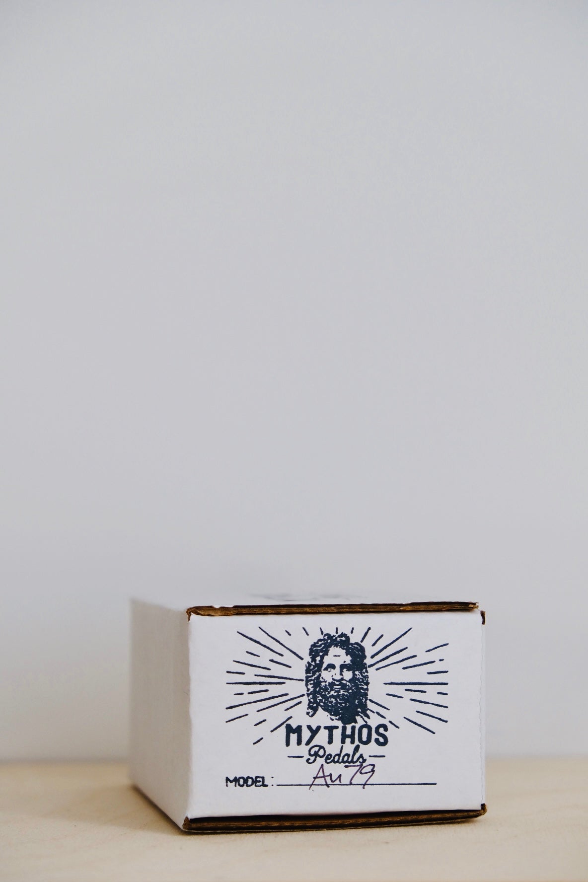 Mythos Pedals Au79 Golden Fleece Fuzz