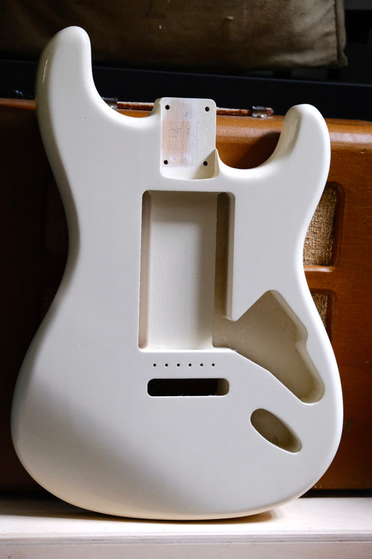 BloomDoom Nitrocellulose Lacquer S-Style Body