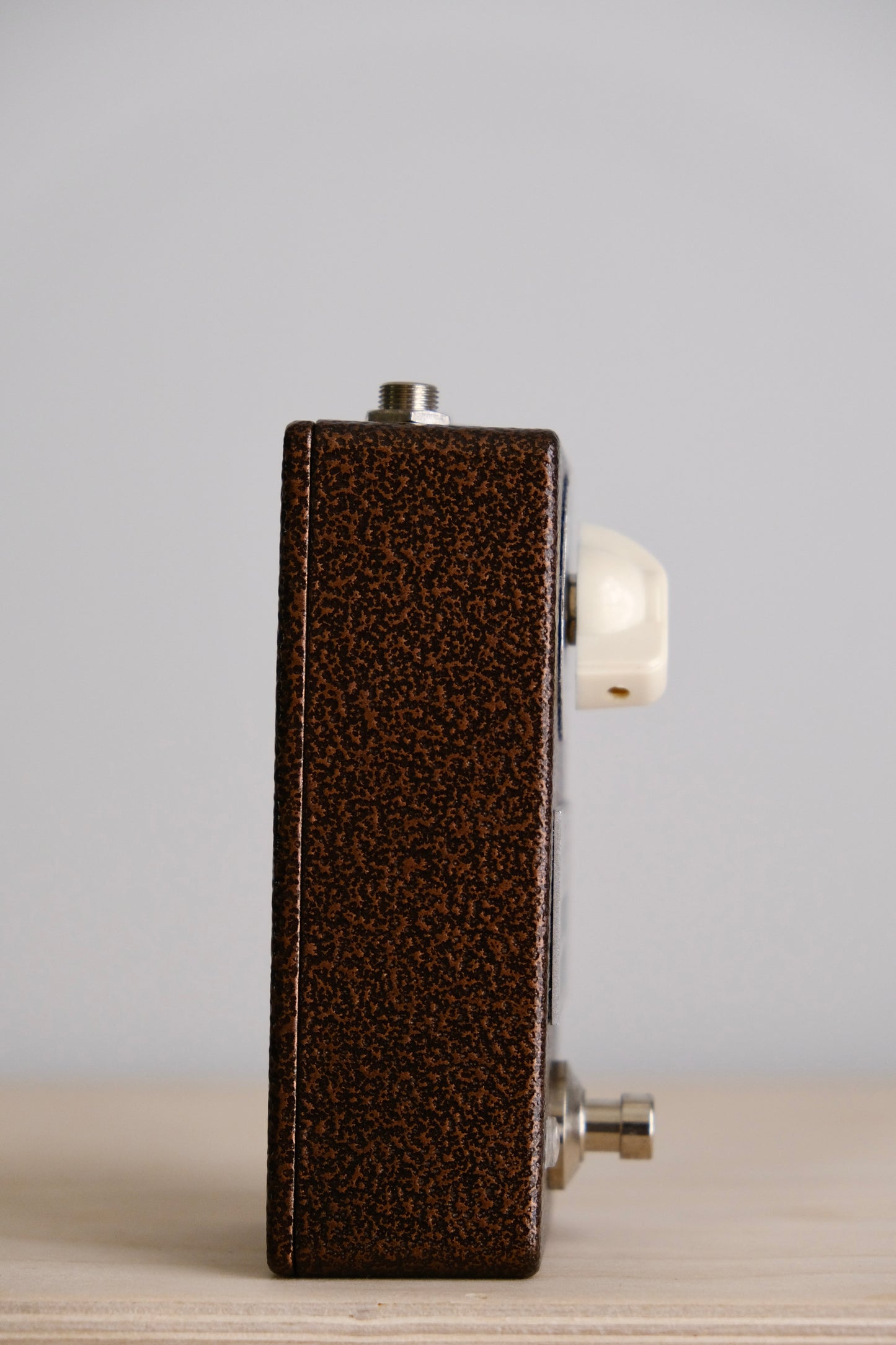 Kaisertronics Woody in Root Beer Hammertone