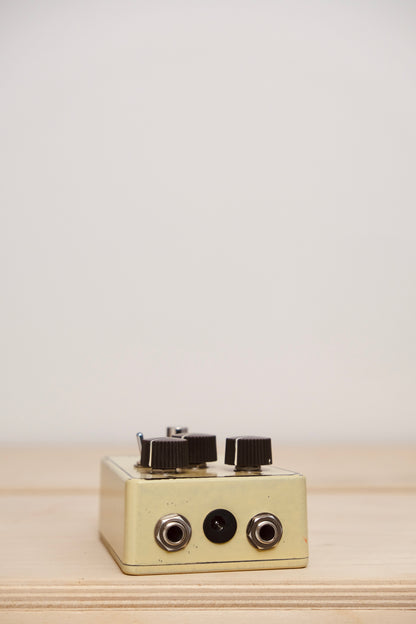 Wolf Devices Dual Fuzz Cream w/Brown Knobs