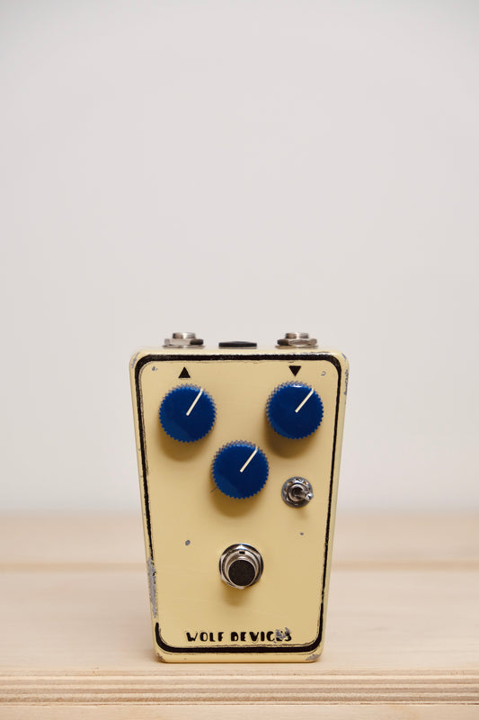 Wolf Devices Dual Fuzz Cream w/Blue Knobs