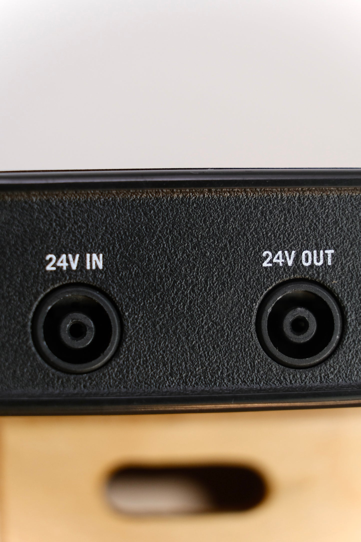 MONO Power Supply, Medium (US)