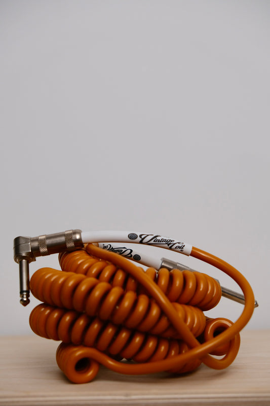 Voltage Cable Co. Vintage Coil Instrument Cable 25' - Caramel Straight to Right Angle Plugs