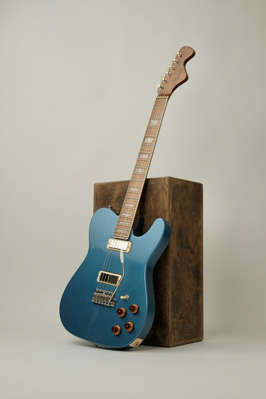 Hynes Guitars T-Wolf in Stella Blue