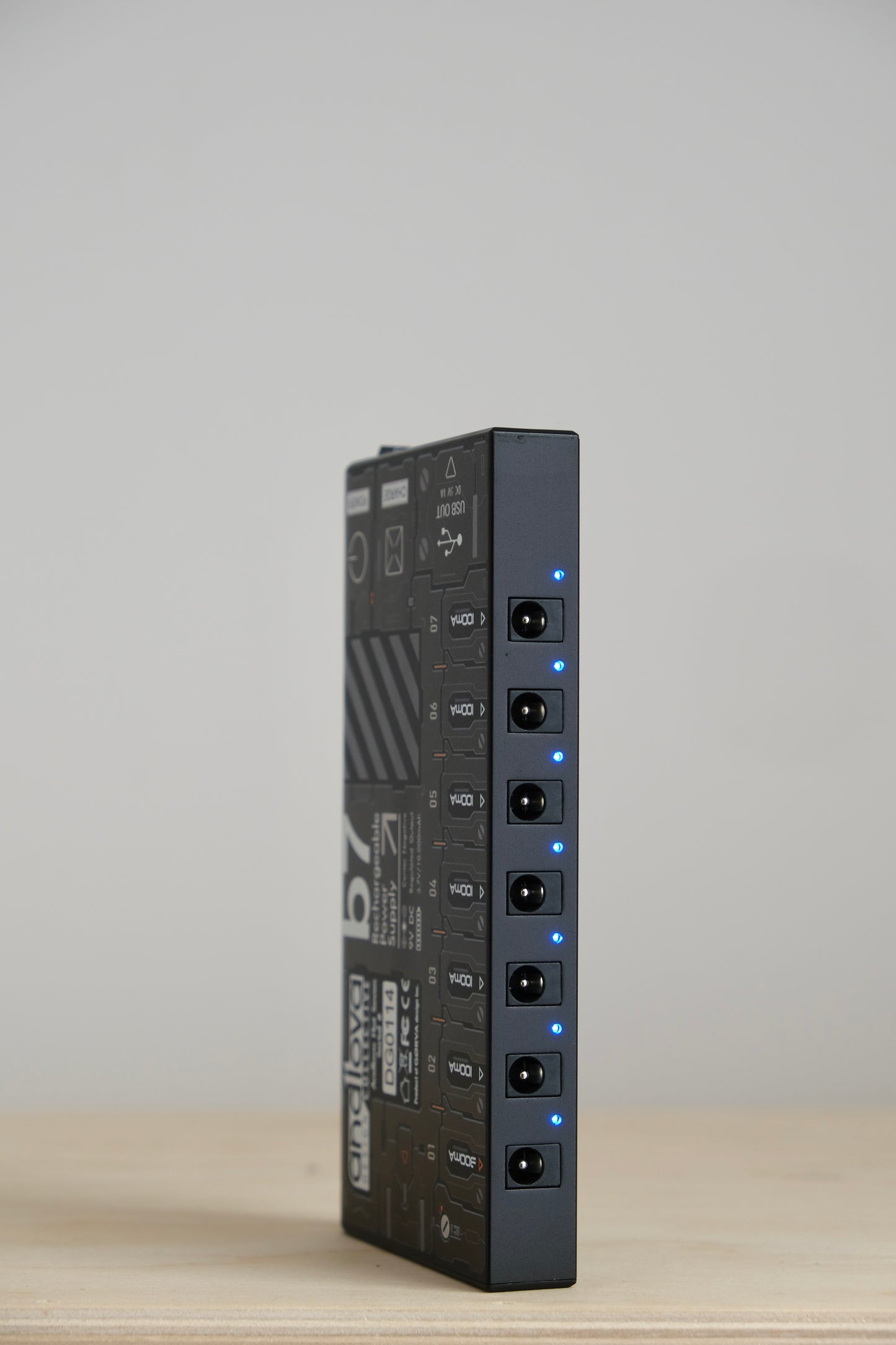 GORVA DESIGN Andlova Flat 7 Rechargeable Battery PSU