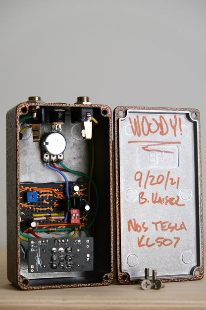 Kaisertronics Woody in Root Beer Hammertone