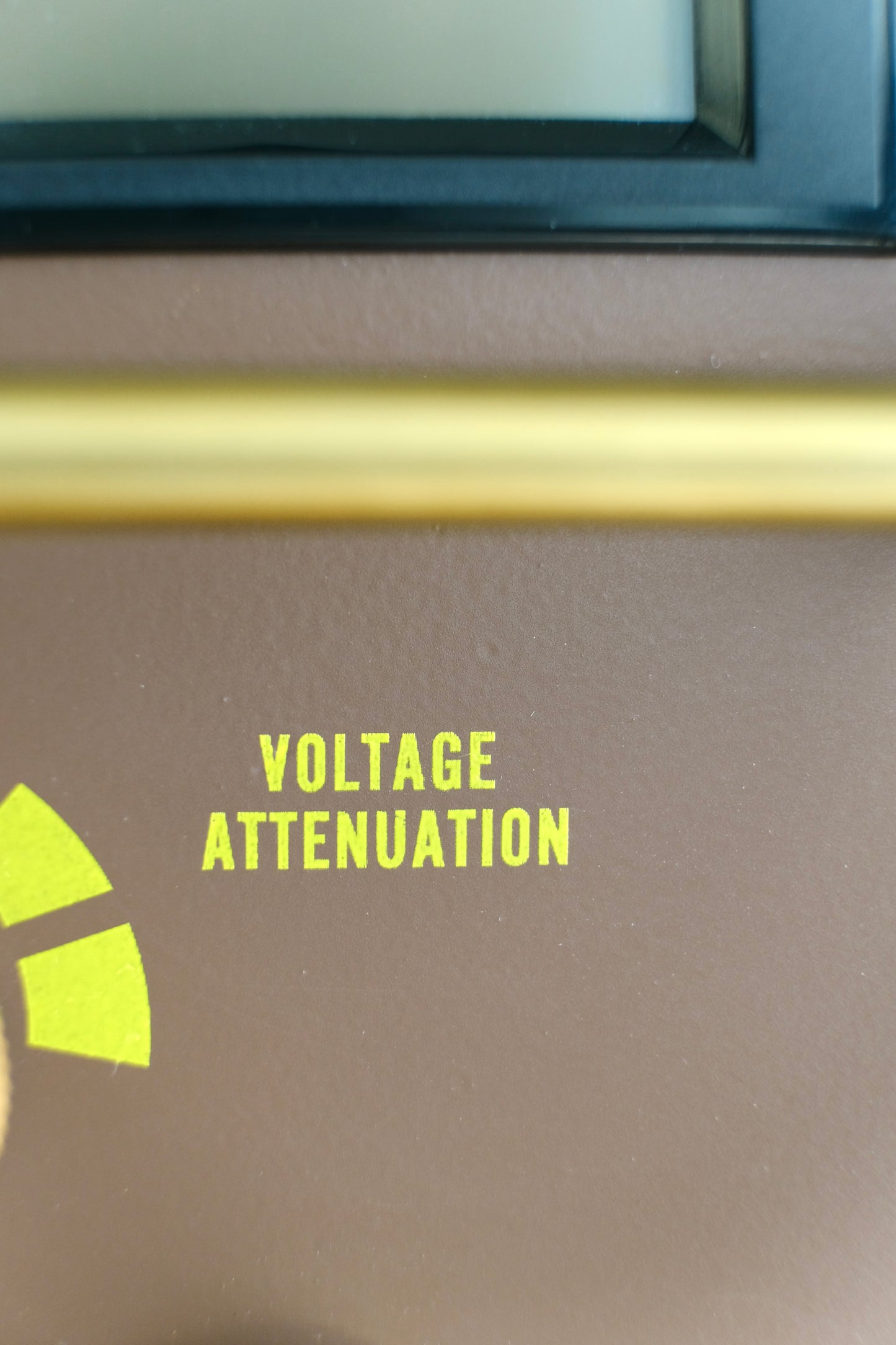 AmpRx BrownBox I Voltage Attenuator